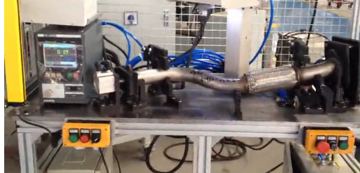 【工作現(xiàn)場(chǎng)】汽車(chē)排氣管氣密測(cè)試工作站